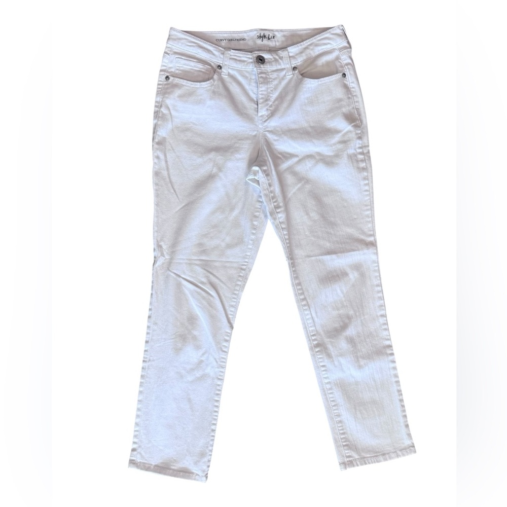 Women’s white curvy girlfriend Style & Co Capri jeans size 2